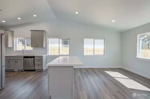 Living - 306 W Walnut St, Waterville, WA 98858 photo 9 of 9