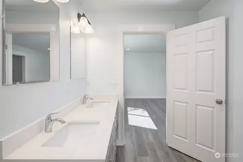Bath - 306 W Walnut St, Waterville, WA 98858 photo 3 of 3