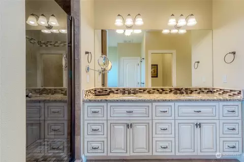 Bath - 602 Summers Cir, Walla Walla, WA 99362 photo 3 of 5