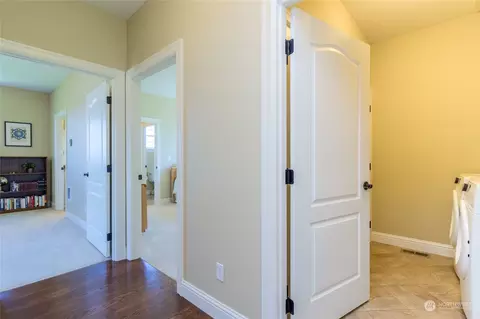 Entry Way - 602 Summers Cir, Walla Walla, WA 99362 photo 2 of 2
