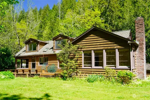 701 N Finch Creek Rd, Hoodsport, WA 98548