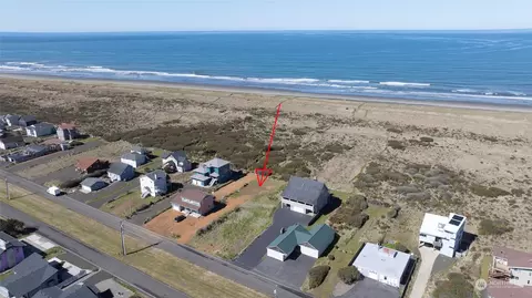 1077 Ocean Shores Blvd SW, Ocean Shores, WA 98569
