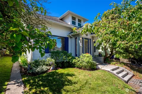 109 NE 58th St, Seattle, WA 98105