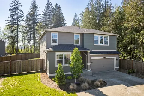 17516 Crossing Dr E, Puyallup, WA 98374