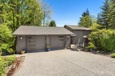 4820 157th Ave SE, Bellevue, WA 98006
