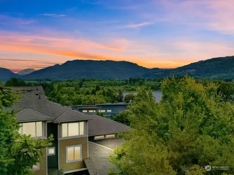 21289 SE 42nd Pl, Issaquah, WA 98029