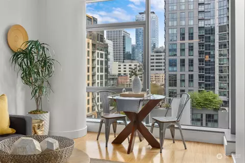 820 Blanchard St #906, Seattle, WA 98121