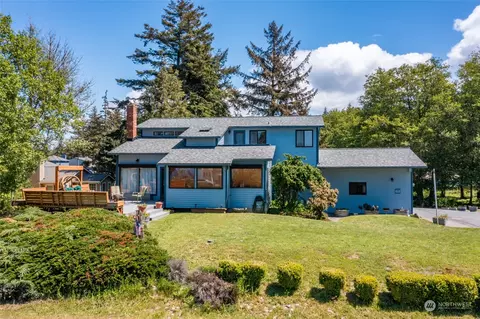 2174 W Beach Rd, Oak Harbor, WA 98277