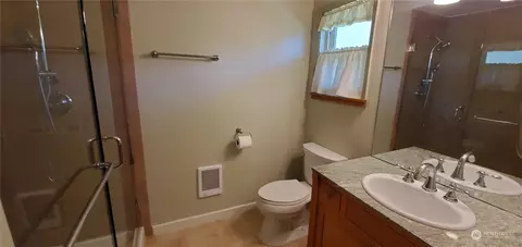 Bath - 18819 92nd Ave NE, Bothell, WA 98011 photo 2 of 3