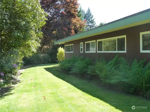 Exterior - 18819 92nd Ave NE, Bothell, WA 98011 photo 4 of 10
