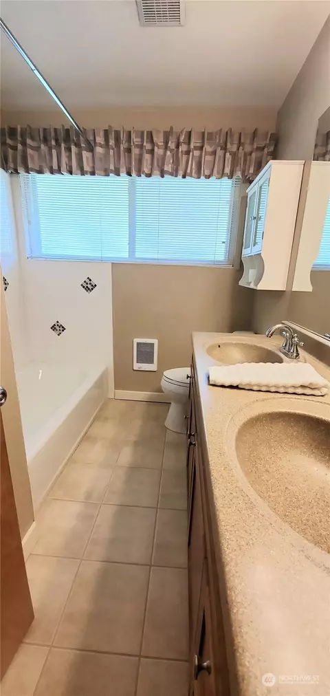 Bath - 18819 92nd Ave NE, Bothell, WA 98011 photo 1 of 3