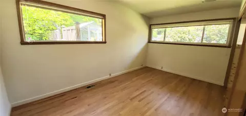 Bedroom - 18819 92nd Ave NE, Bothell, WA 98011 photo 1 of 5