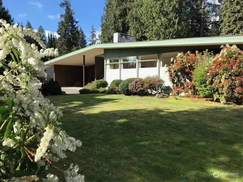 18819 92nd Ave NE, Bothell, WA 98011