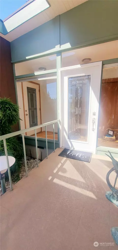 Entry Way - 18819 92nd Ave NE, Bothell, WA 98011 photo 1 of 3