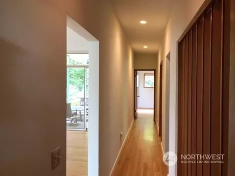 Entry Way - 18819 92nd Ave NE, Bothell, WA 98011 photo 3 of 3