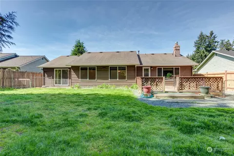 Exterior - 14413 55th Ave SE, Everett, WA 98208 photo 8 of 10