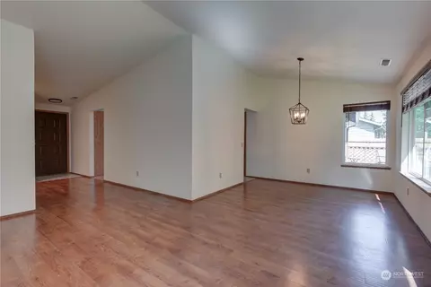 Living - 14413 55th Ave SE, Everett, WA 98208 photo 4 of 9