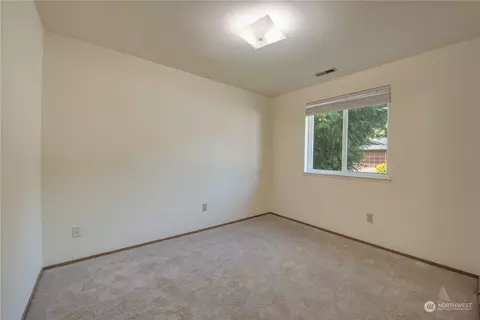 Bedroom - 14413 55th Ave SE, Everett, WA 98208 photo 3 of 3