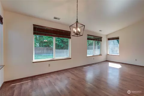 Living - 14413 55th Ave SE, Everett, WA 98208 photo 6 of 9