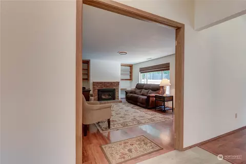 Entry Way - 14413 55th Ave SE, Everett, WA 98208 photo 1 of 1