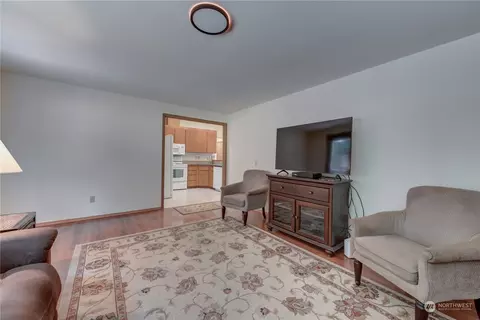 Living - 14413 55th Ave SE, Everett, WA 98208 photo 9 of 9