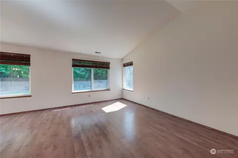Living - 14413 55th Ave SE, Everett, WA 98208 photo 3 of 9