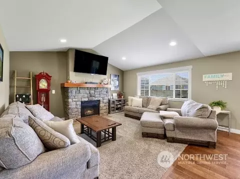 Living - 721 Maple Ridge Dr, Everson, WA 98247 photo 1 of 3
