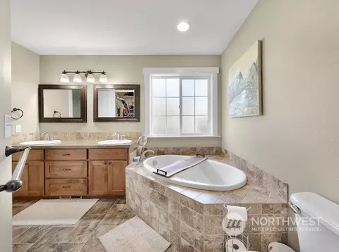 Bath - 721 Maple Ridge Dr, Everson, WA 98247 photo 3 of 4