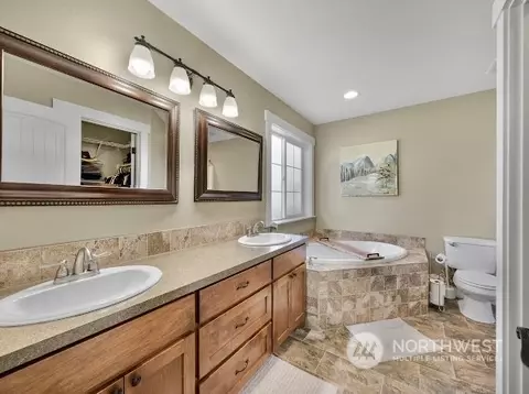 Bath - 721 Maple Ridge Dr, Everson, WA 98247 photo 2 of 4