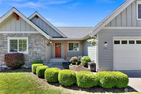 Exterior - 721 Maple Ridge Dr, Everson, WA 98247 photo 3 of 9