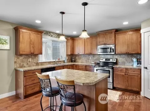 Kitchen - 721 Maple Ridge Dr, Everson, WA 98247 photo 1 of 4