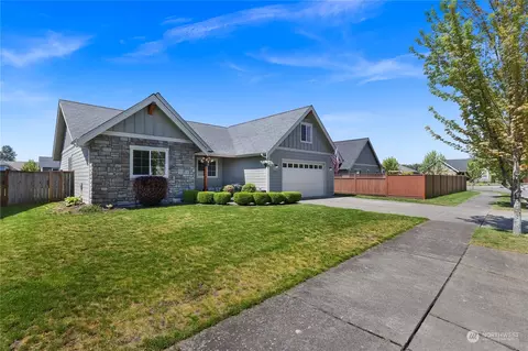 Exterior - 721 Maple Ridge Dr, Everson, WA 98247 photo 2 of 9
