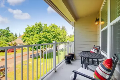4152 Providence Point Dr SE #106, Issaquah, WA 98029