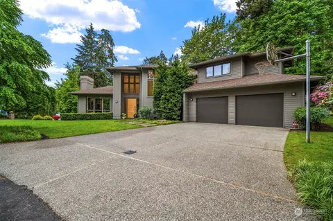 8889 SE 74th Pl, Mercer Island, WA 98040