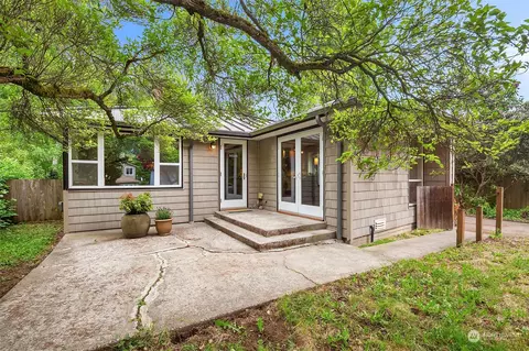 9524 6th Ave NW, Seattle, WA 98117