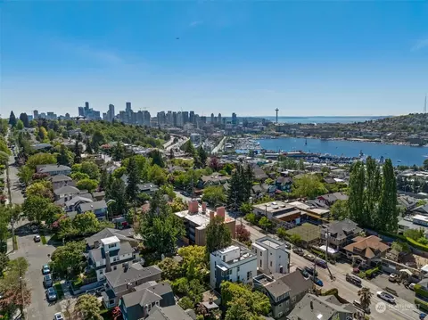 2212 10th Ave E #B, Seattle, WA 98102