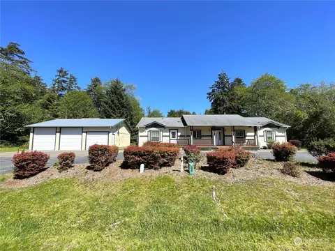 706 Copalis Ave NE, Ocean Shores, WA 98569