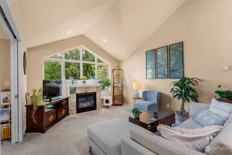 11550 Stone Ave N #301, Seattle, WA 98133