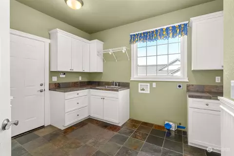 9322 Milburn Loop SE, Olympia, WA 98513 photo 16