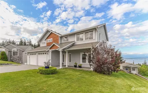 1129 Rolling Dr, Camano Island, WA 98282