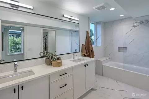 Bath - 3811 Eastern Ave N, Seattle, WA 98103 photo 4 of 4
