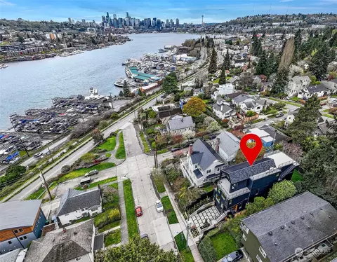 View/Area - 3811 Eastern Ave N, Seattle, WA 98103 photo 5 of 5