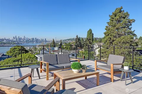 View/Area - 3811 Eastern Ave N, Seattle, WA 98103 photo 3 of 5