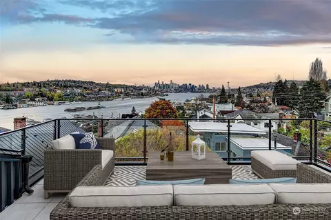View/Area - 3811 Eastern Ave N, Seattle, WA 98103 photo 1 of 5
