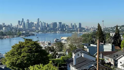 View/Area - 3811 Eastern Ave N, Seattle, WA 98103 photo 4 of 5