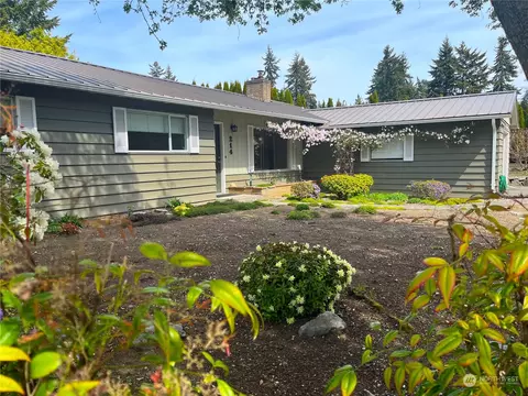 214 N 168th St, Shoreline, WA 98133