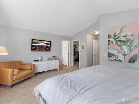 Bedroom - 19315 1st Ave W, Bothell, WA 98012 photo 1 of 4