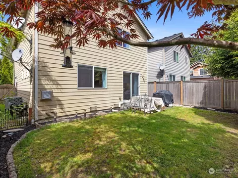 Exterior - 19315 1st Ave W, Bothell, WA 98012 photo 3 of 7