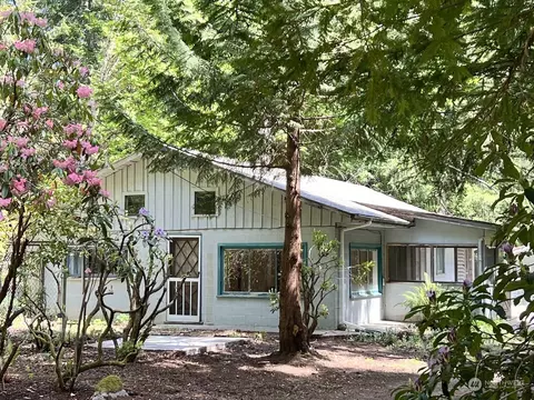 6610 Steamboat Island Rd NW, Olympia, WA 98502
