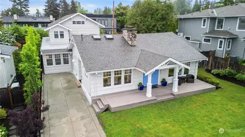 646 16th Ave W, Kirkland, WA 98033